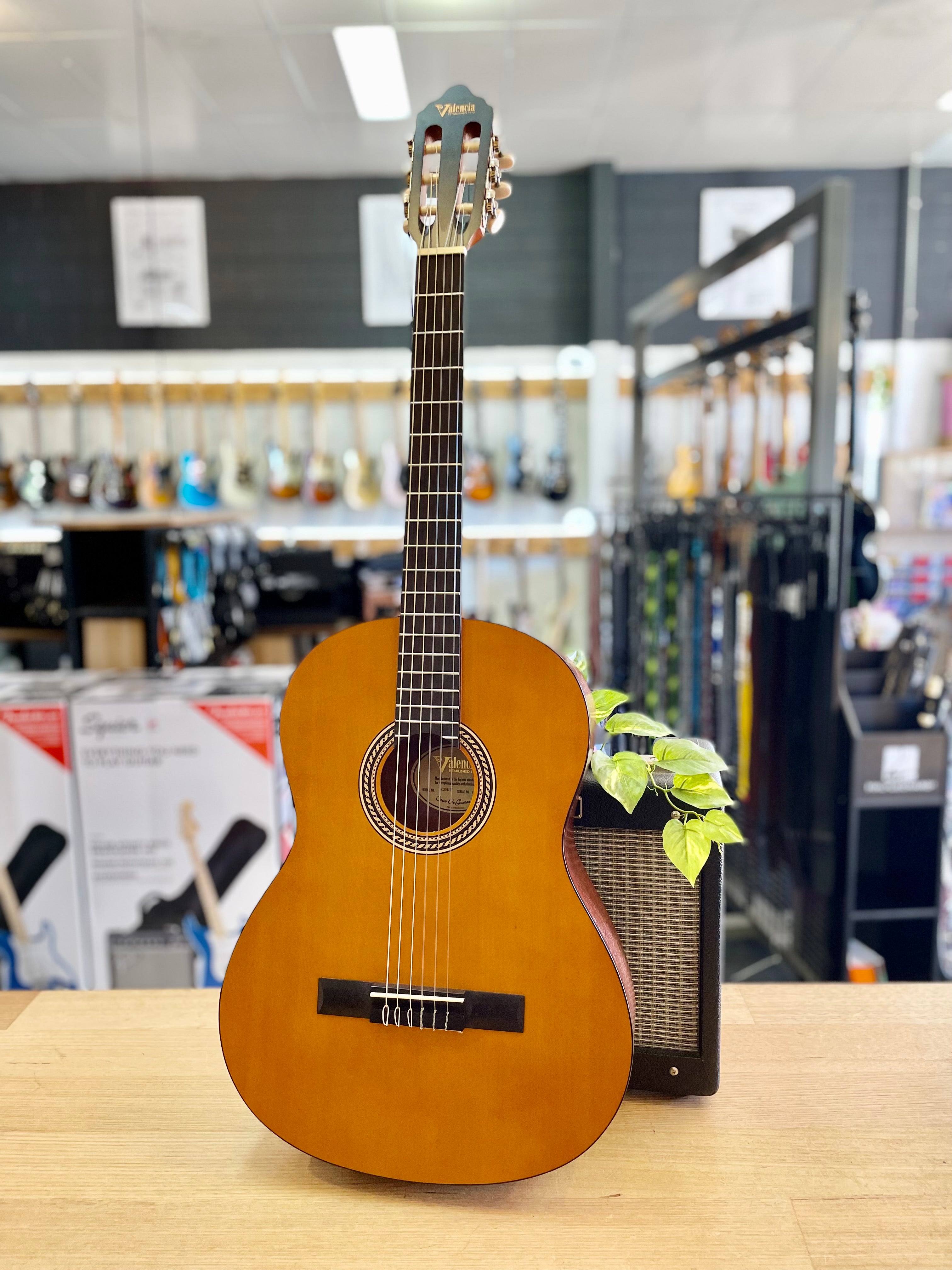 Valencia | VC204H | Full Size | Slim Neck | Student Guitar Valencia | VC204H | Full Size | Slim Neck | Student Guitar